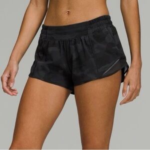 Lululemon Hotty Hot low-rise 2.5 inseam shorts
